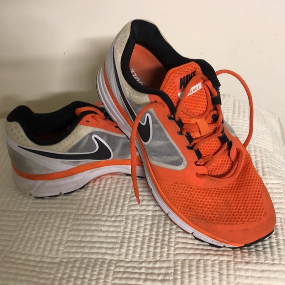 Nike - Picture 2 of 7